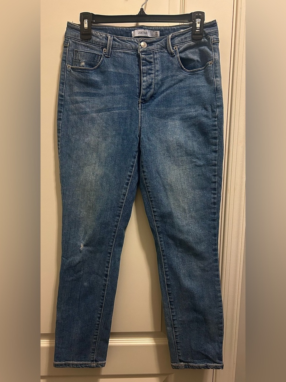 JustFab Women's Faded Blue Straight Leg Jeans